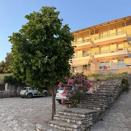 Llaman Luxury Himarë
