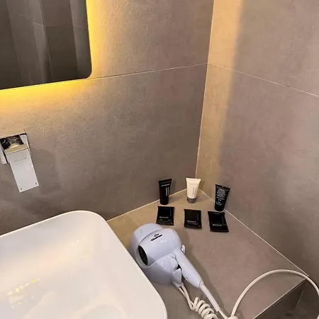 Llaman Luxury * Himarë